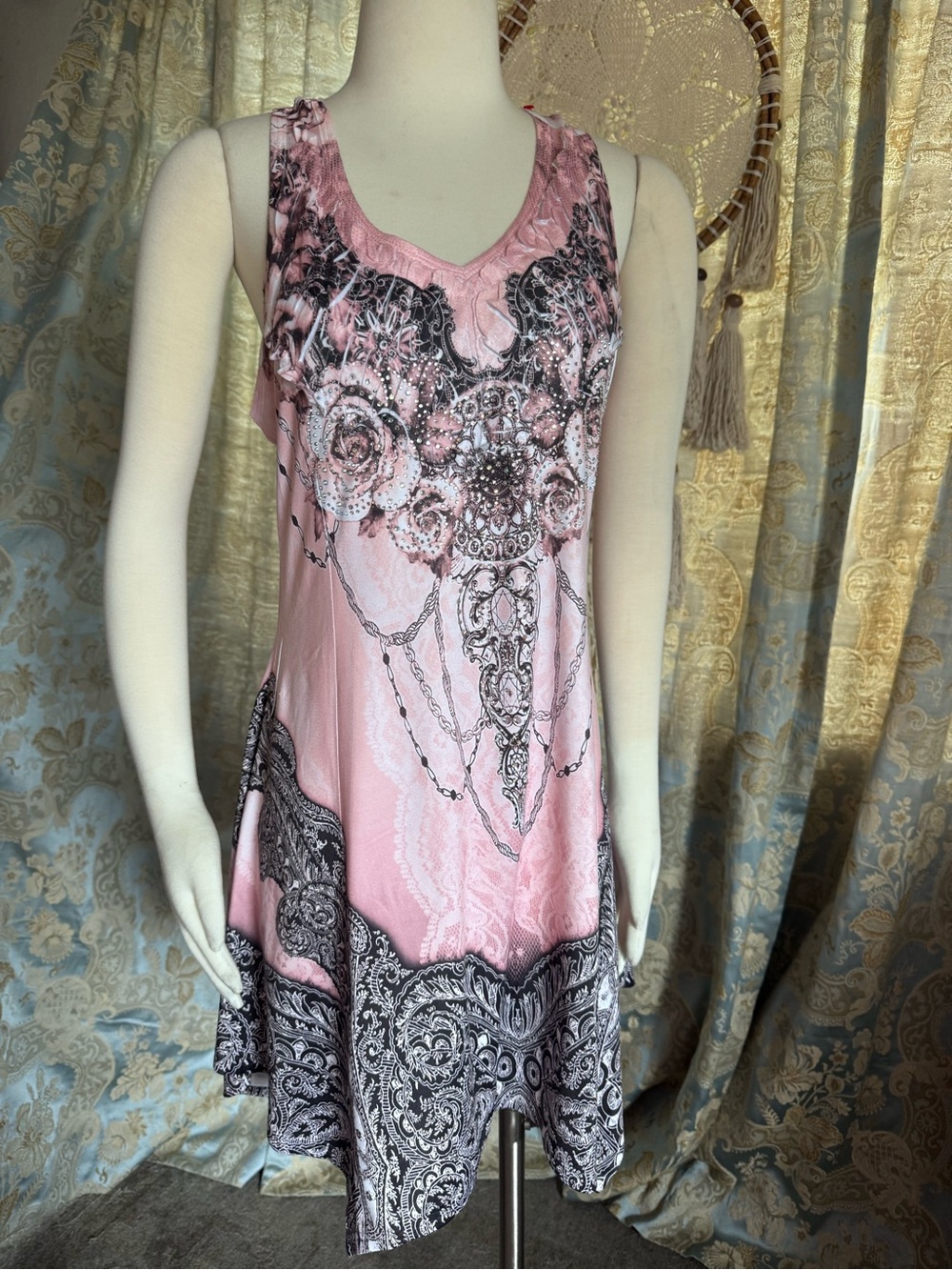 Pretty Angel Pink and Black Ornate Sleeveless Dress